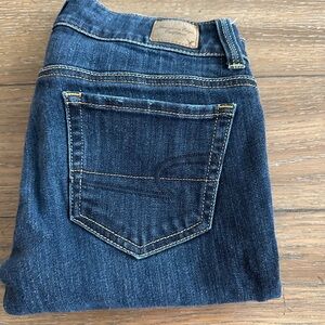 American Eagle Jeans Artist‎ Size 2 Regular Inseam 23 1/2 inches Waist 13 1/2